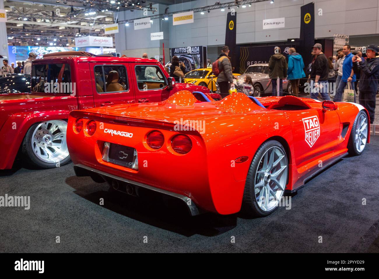 Toronto, ON, Canada - 21 febbraio 2023: I veicoli Hot Wheels a grandezza naturale del Hot Wheels Garage of Legends e le auto da collezione sono presentati a. Foto Stock