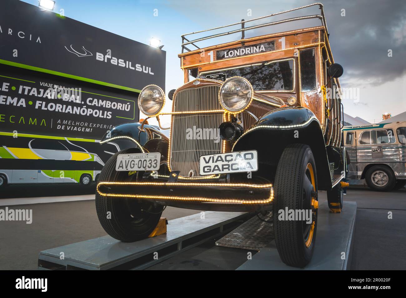 Veicolo Ford 'Jardineira', anno 1933, in mostra al parco espositivo nella città di Londrina, Brasile. Foto Stock