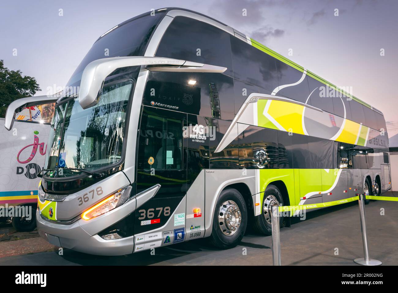 Veicolo Marcopolo Paradiso G8 1800 DD Volvo B450R (2022), in mostra al parco espositivo della città di Londrina, Brasile. Foto Stock