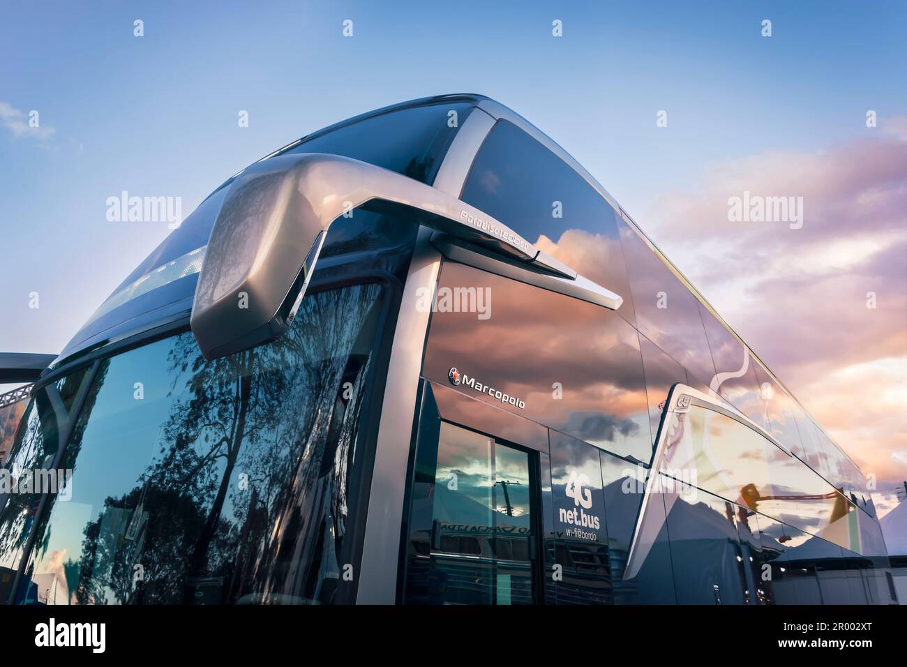 Veicolo Marcopolo Paradiso G8 1800 DD Volvo B450R (2022), in mostra al parco espositivo della città di Londrina, Brasile. Foto Stock