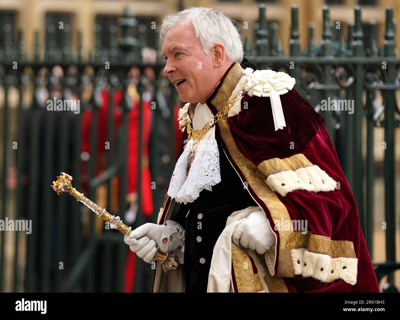 Il sindaco di Londra, Nicholas Lyons, arriva all'Abbazia di Westminster, nel centro di Londra, prima della cerimonia di incoronazione di Re Carlo III e della Regina Camilla. Data immagine: Sabato 6 maggio 2023. Foto Stock