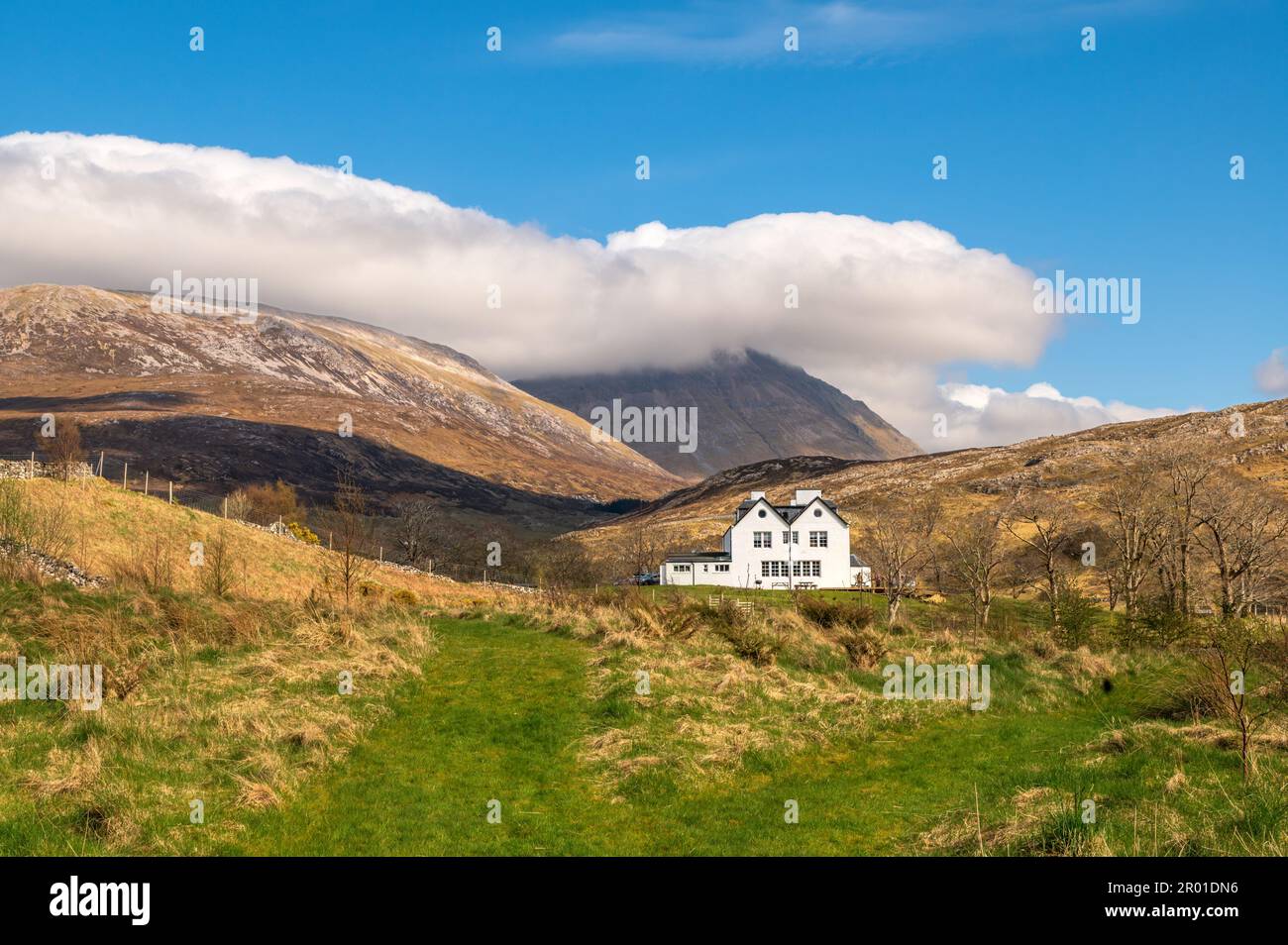 Inchnadamph Lodge and Conical, Assynt, Sutherland, Scozia Foto Stock
