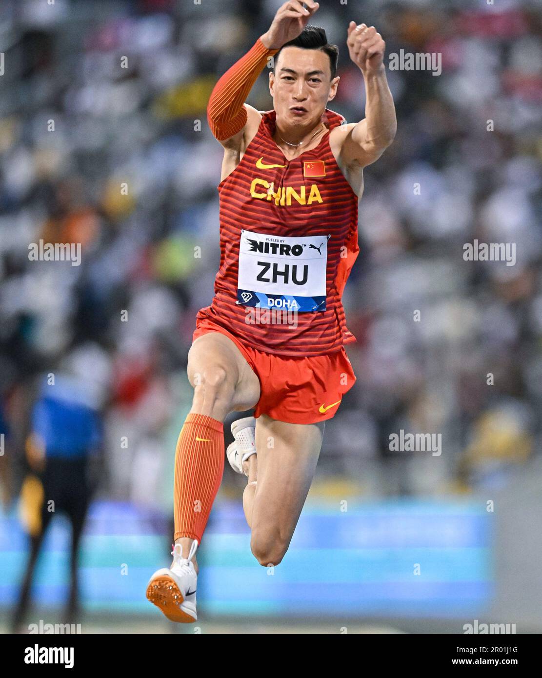 Doha, Qatar. 5th maggio, 2023. Zhu Yaming of China compete durante il Triple Jump maschile all'incontro di atletica della Diamond League 2023 allo stadio Suhaim bin Hamad di Doha, capitale del Qatar, il 5 maggio 2023. Credit: Nikku/Xinhua/Alamy Live News Foto Stock