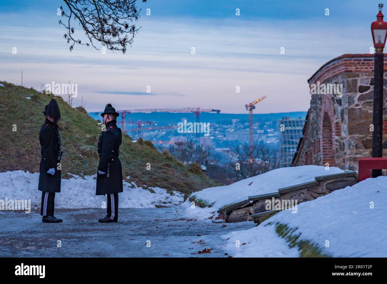 Guardie di fronte alla fortezza Akershus Festning Akerhus di Oslo, Norvegia. Foto Stock