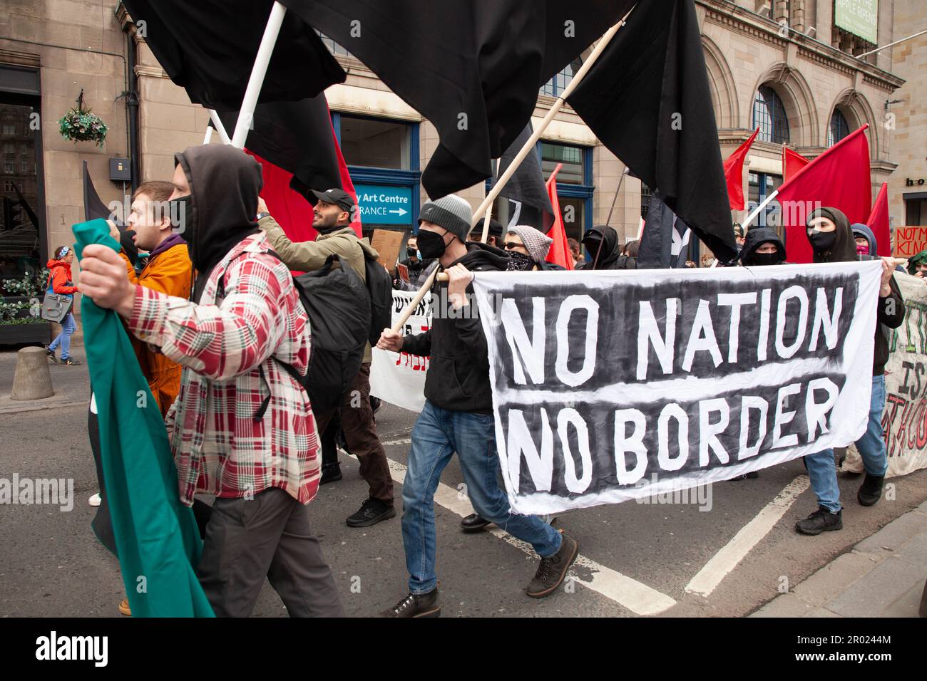 Centro di Edimburgo, Scozia, Regno Unito. 6 maggio 2023. Il Rally del giorno di maggio, vari gruppi che esprimono messaggi diversi mentre marciano attraverso il centro della città. Credit: Arch White/alamy live news. Foto Stock