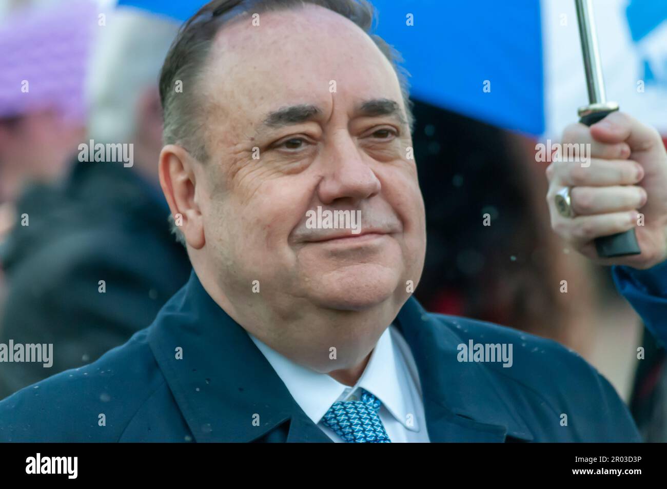 Glasgow, Scozia, Regno Unito. 6th maggio, 2023. L'ex primo ministro Alex Salmond si unisce ai sostenitori dell'indipendenza scozzese per marciare da Kelvingrove Park attraverso il centro della città a un rally a Glasgow Green. L'evento è stato organizzato dal gruppo All Under One Banner. Credit: SKULLY/Alamy Live News Foto Stock