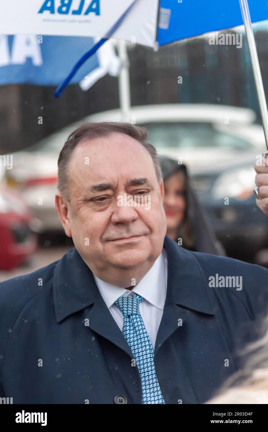 Glasgow, Scozia, Regno Unito. 6th maggio, 2023. L'ex primo ministro Alex Salmond si unisce ai sostenitori dell'indipendenza scozzese per marciare da Kelvingrove Park attraverso il centro della città a un rally a Glasgow Green. L'evento è stato organizzato dal gruppo All Under One Banner. Credit: SKULLY/Alamy Live News Foto Stock