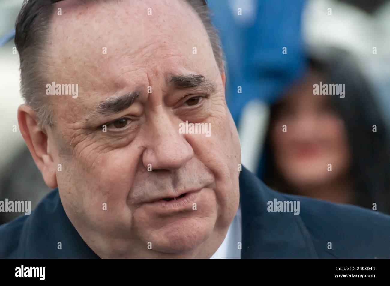 Glasgow, Scozia, Regno Unito. 6th maggio, 2023. L'ex primo ministro Alex Salmond si unisce ai sostenitori dell'indipendenza scozzese per marciare da Kelvingrove Park attraverso il centro della città a un rally a Glasgow Green. L'evento è stato organizzato dal gruppo All Under One Banner. Credit: SKULLY/Alamy Live News Foto Stock