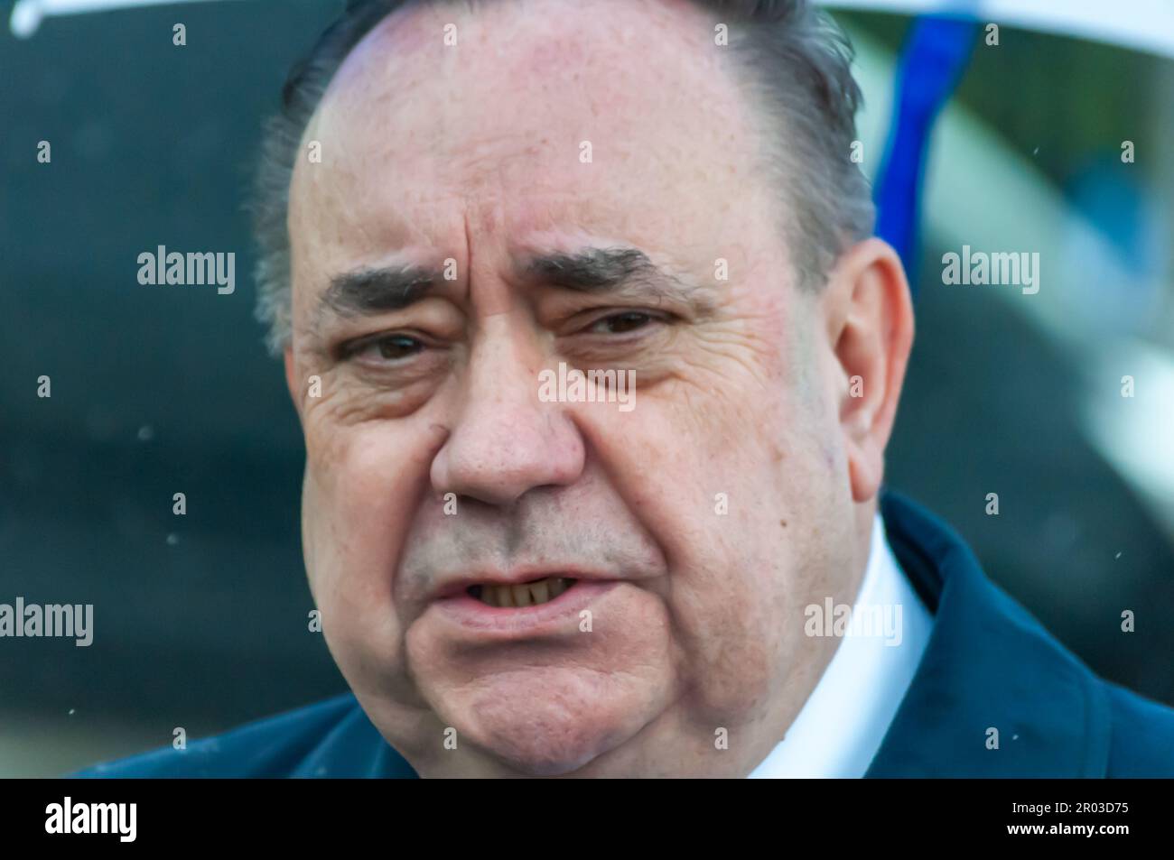 Glasgow, Scozia, Regno Unito. 6th maggio, 2023. L'ex primo ministro Alex Salmond si unisce ai sostenitori dell'indipendenza scozzese per marciare da Kelvingrove Park attraverso il centro della città a un rally a Glasgow Green. L'evento è stato organizzato dal gruppo All Under One Banner. Credit: SKULLY/Alamy Live News Foto Stock