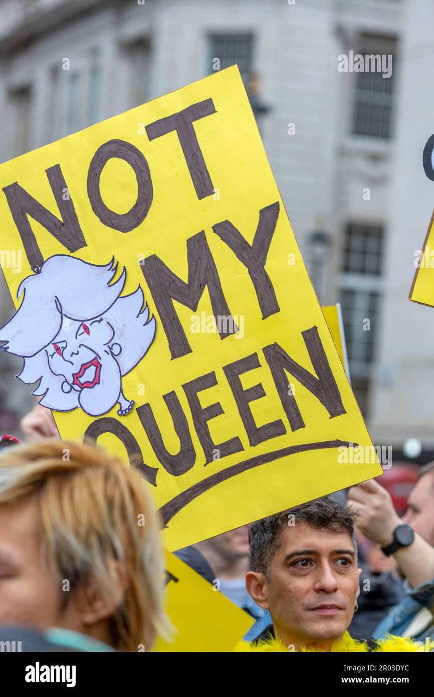 Londra, Regno Unito. 6 maggio, 2023. I manifestanti dell'anti-monarchia organizzati dalla Repubblica organizzano un rally 'non il mio re' il giorno dell'incoronazione di re Carlo III Credit: horst friedrichs/Alamy Live News Foto Stock