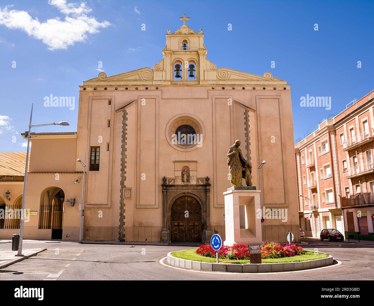 Badajoz, Spagna - 24 giugno 2022: Chiesa parrocchiale di Santo Domingo nel centro del paese a Badajoz (Spagna) Foto Stock