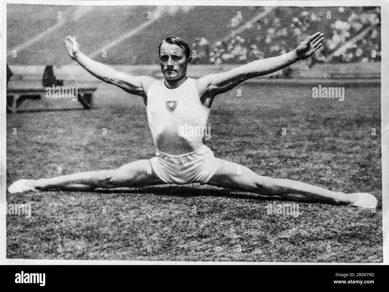 Olimpiadi del 1932, Los Angeles. George Miez, il ginnasta svizzero che ha vinto l'argento nella finale della sezione Floor Exercise dell'evento di ginnastica. Foto Stock