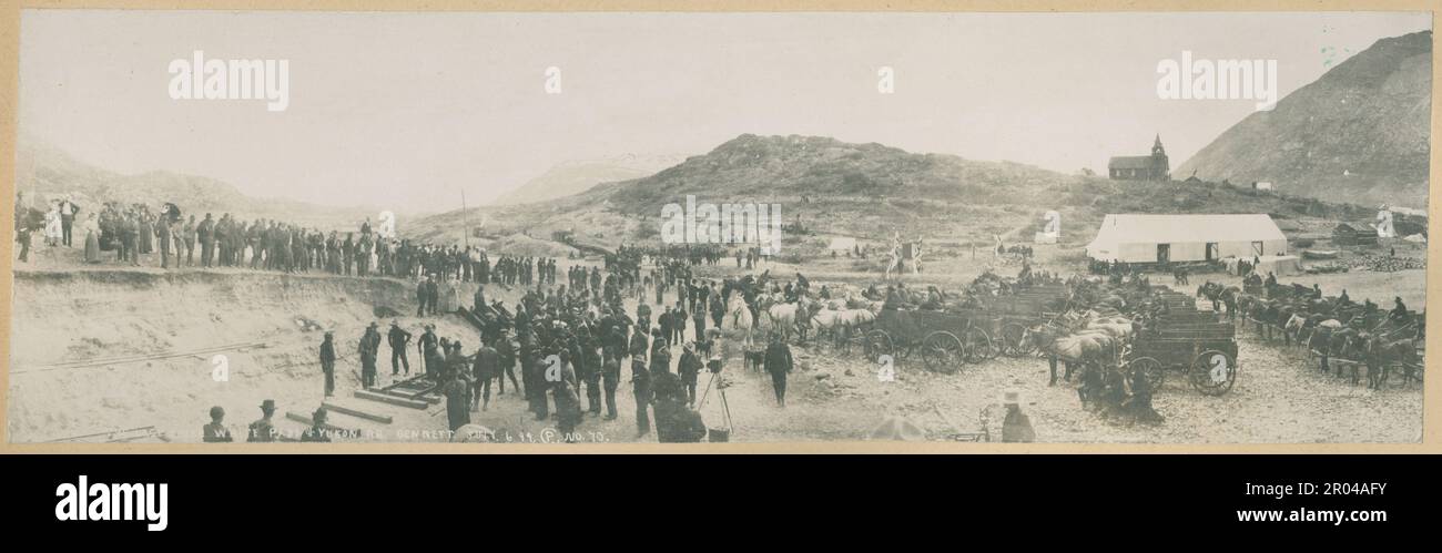White Pass e Yukon Railway Construction Celebration a Bennett, B.C., 6 luglio 1899 Foto Stock