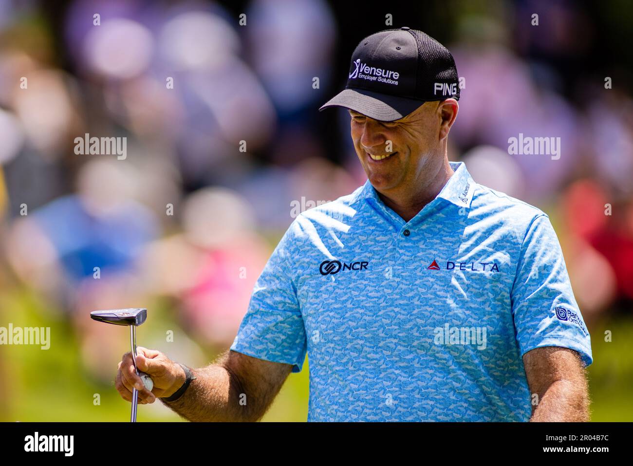 6 maggio 2023: Stewart Cink sul green 8th durante il terzo round del campionato Wells Fargo 2023 al Quail Hollow Club di Charlotte, NC. (Scott Kinser/Cal Sport Media) Foto Stock