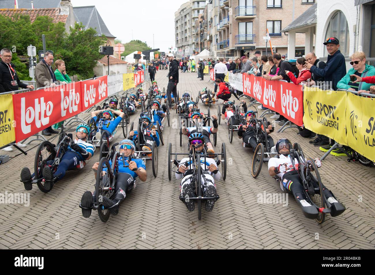 Coppa del mondo UCI, Road Race, Ostenda, Belgio 05 maggio, 2023 tappa ciclistica manuale per l'inizio delle gare automobilistiche maschili H3 e H4. Gibson/Alamy Live News Foto Stock