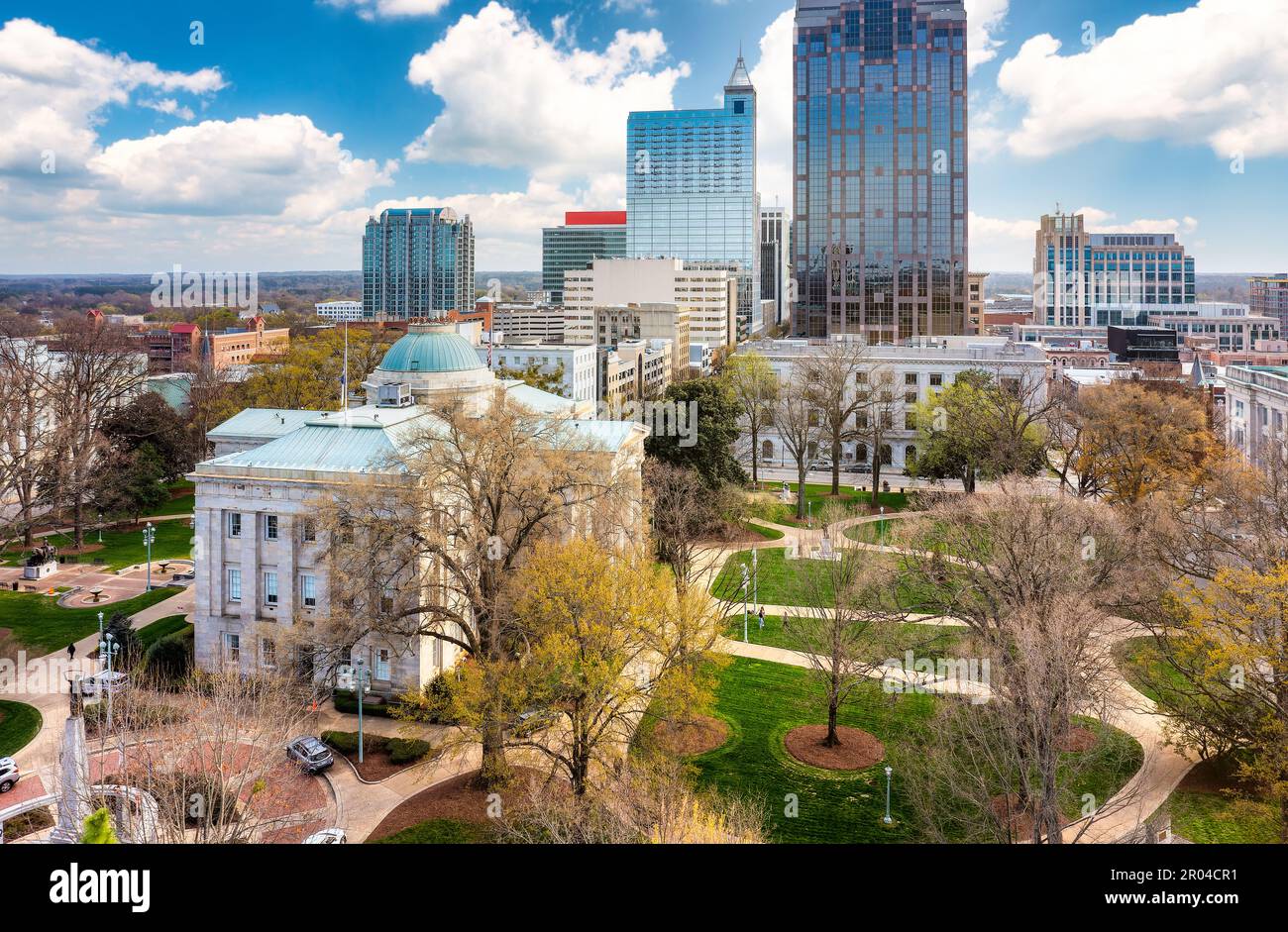 North Carolina state Capitol e lo skyline di Raleigh Foto Stock