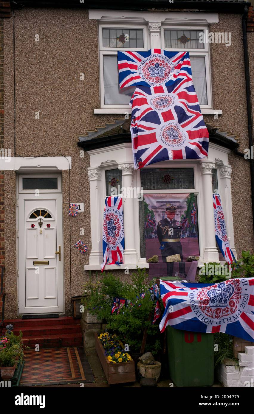 Casa decorata per Coronation Day - 6 maggio 2023 - in Abbey Wood, sud-est di Londra, Regno Unito Foto Stock