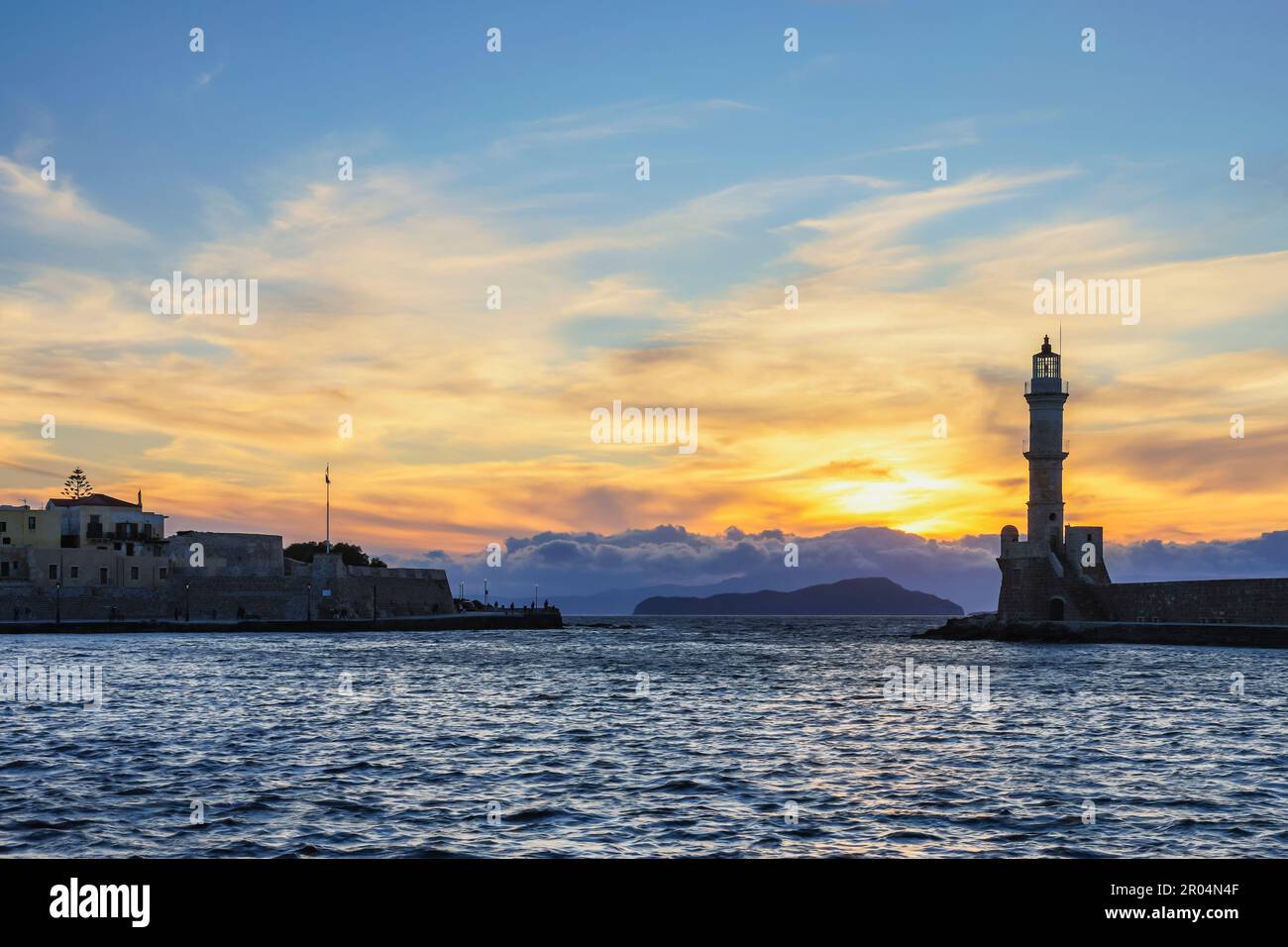 Tramonto nel vecchio porto veneziano di la Canea, isola di Creta, Grecia. Foto Stock