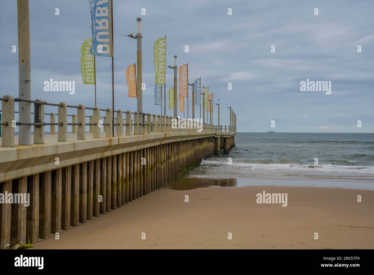 Durban Beach Promenade nuovo molo in Oceano Indiano Sud Africa Foto Stock