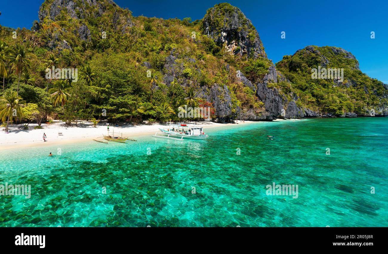 La spiaggia di Entalula si trova sull'isola di Entalula, vicino a El Nido, Palawan, Philippines. Foto Stock