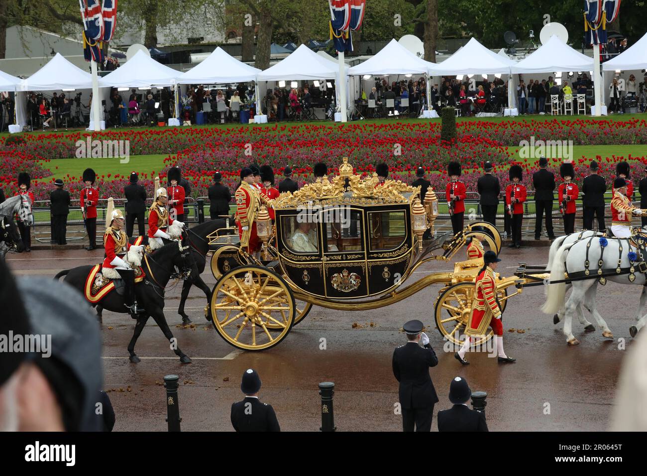 LONDRA, INGHILTERRA - 06 MAGGIO: La processione militare, la più grande