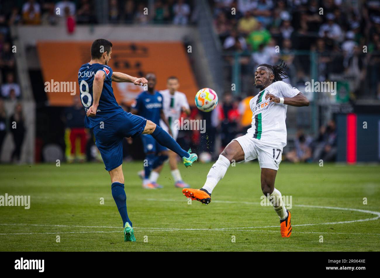 Moenchengladbach, Germania. 06th mai, 2023. Anthony Losilla (Bochum), Kouadio Kone (BMG) Borussia Mönchengladbach - VfL Bochum 06.05.2023 Copyright ( Foto Stock