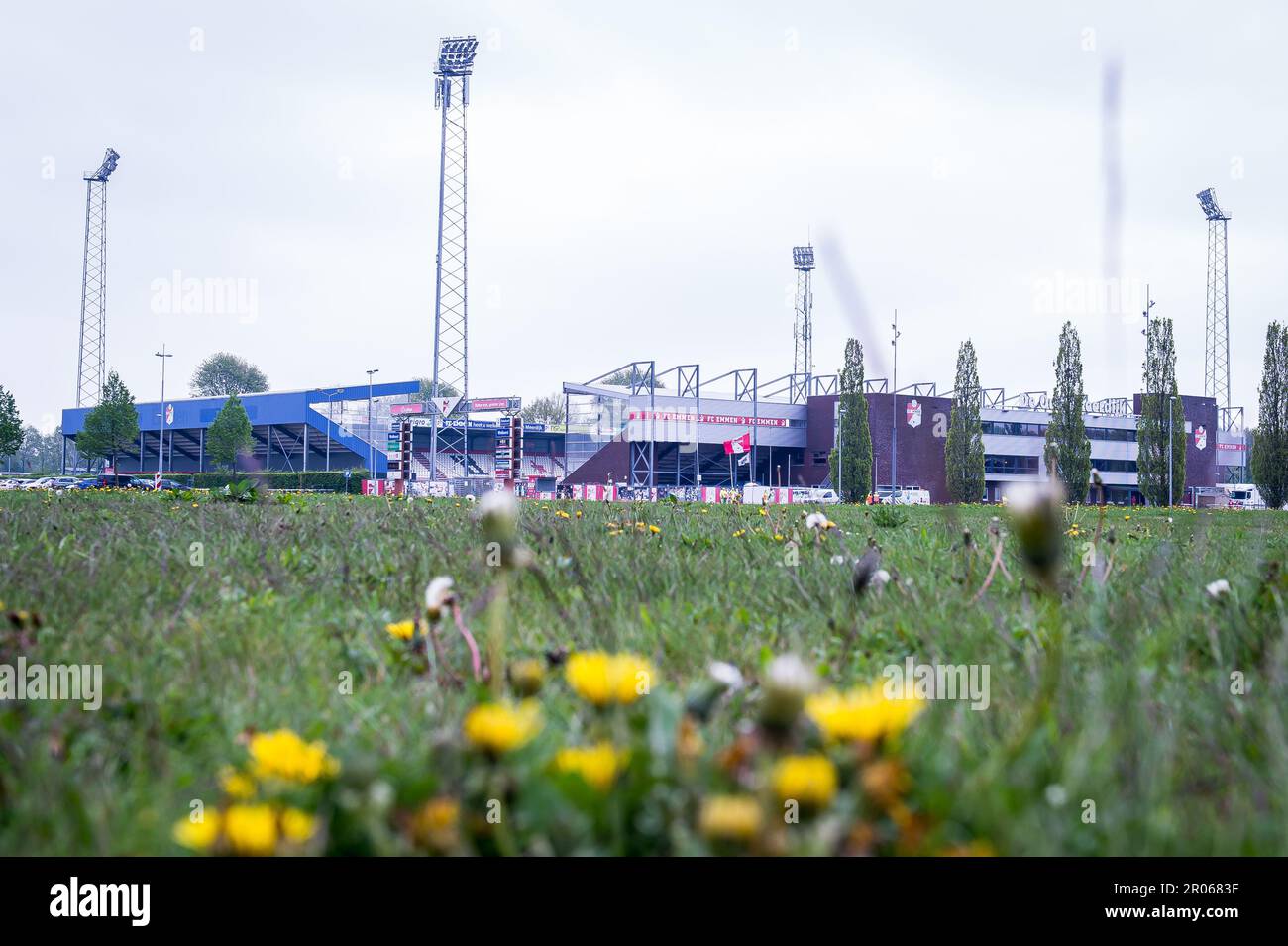 EMMEN - lo stadio Oude Meerdijk durante la partita della Premier League olandese tra il FC Emmen e il FC Twente a De Oude Meerdijk il 7 maggio 2023 a Emmen, Paesi Bassi. ANP COR LASKER Credit: ANP/Alamy Live News Foto Stock