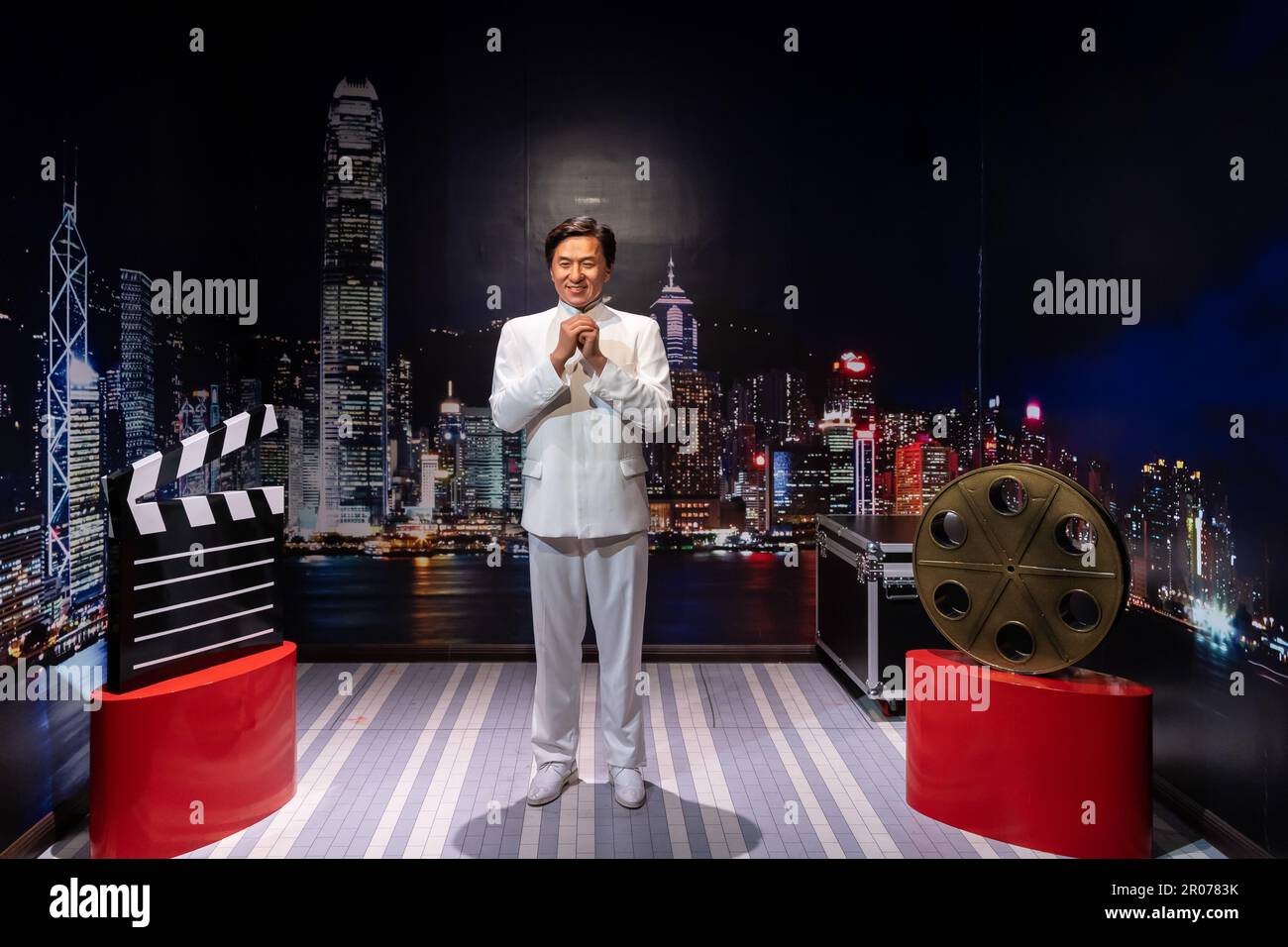 Shah Alam, Malesia - Aprile 17,2023 : la figura di cera di Jackie Chan esposta al Red Carpet 2 in i-City Shah Alam. Foto Stock