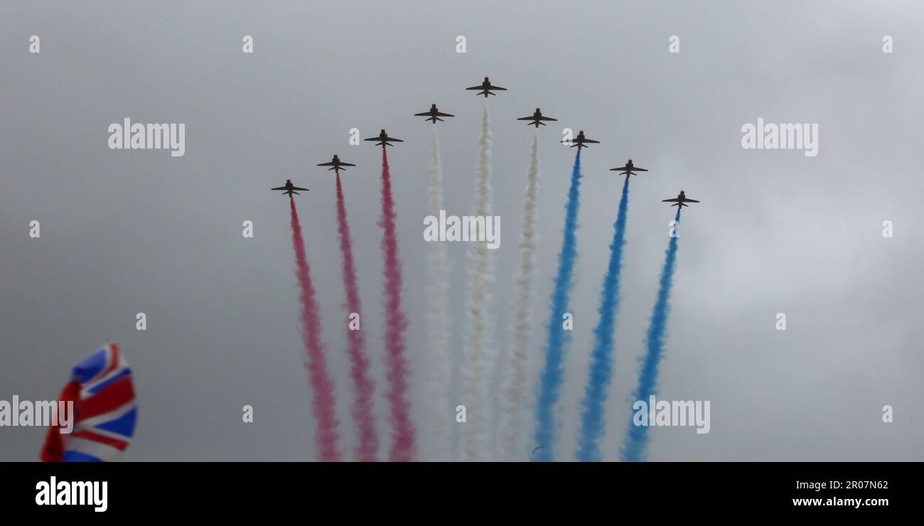 Londra, Regno Unito. 6th maggio, 2023. L'incoronazione di Re Carlo si svolge con un saluto a sei cannoni che si svolge nella Horse Guards Parade e la famiglia reale facendo un'apparizione sul balcone di Buckingham Palace. Londra, Regno Unito. Credit: Barbara Cook/Alamy Live News Foto Stock