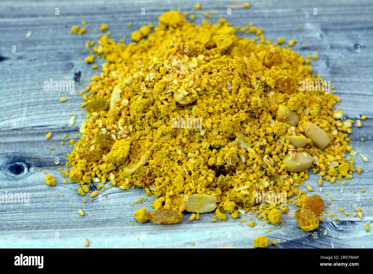 Glossostemon bruguieri o Dombeya arabica, famiglia Malvaceae, Moghat egiziano o le radici sbucciate essiccate, utilizzati nella medicina tradizionale per molti nutritio Foto Stock