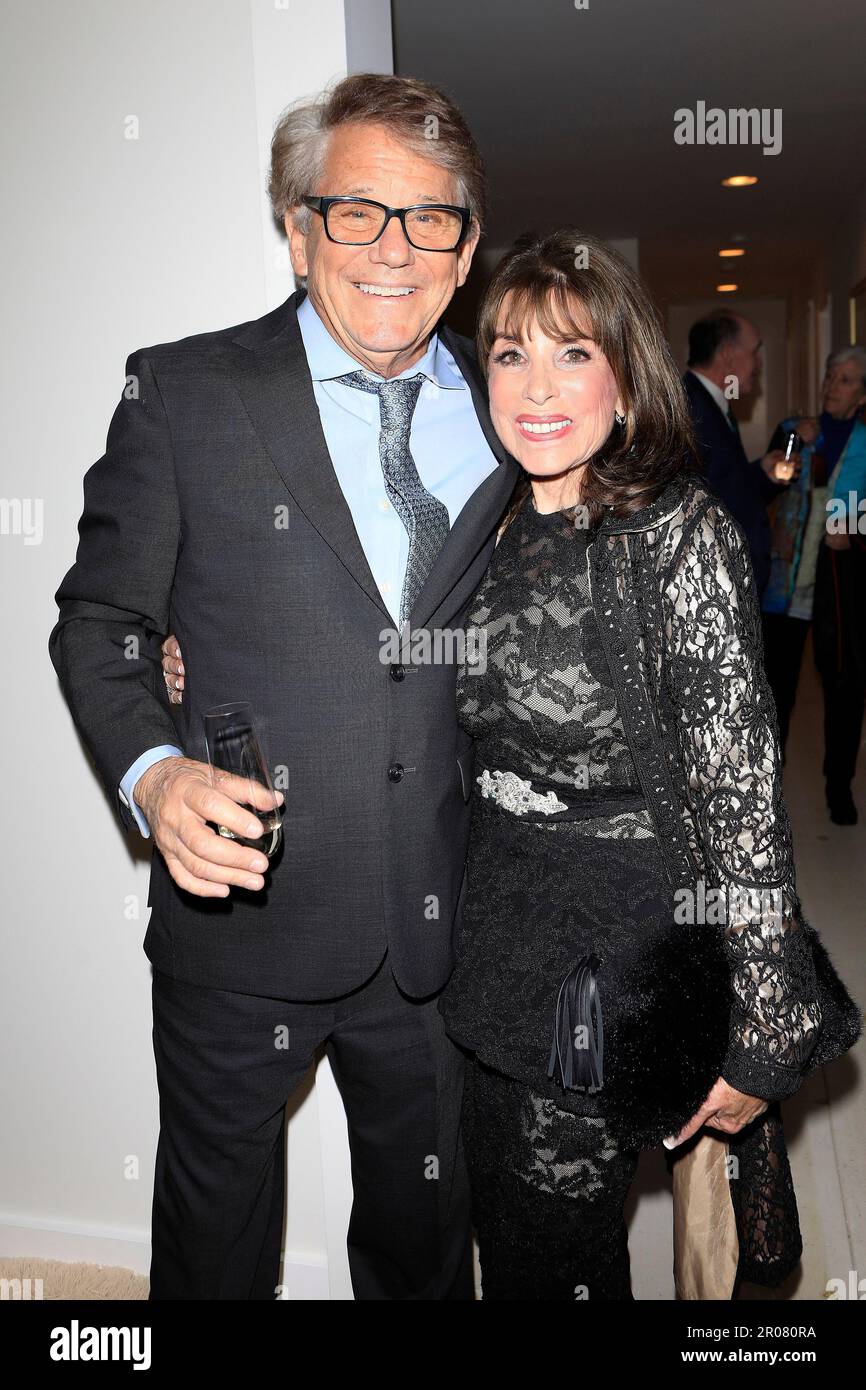 6 maggio 2023, Ojai, California, Stati Uniti: OJAI, CALIFORNIA - 6 MAGGIO 2023: Anson Williams, Kate Linder al matrimonio di Anson Williams e Sharon MaHarry in una residenza privata. (Credit Image: © Nina Prommer/ZUMA Press Wire) SOLO PER USO EDITORIALE! Non per USO commerciale! Foto Stock