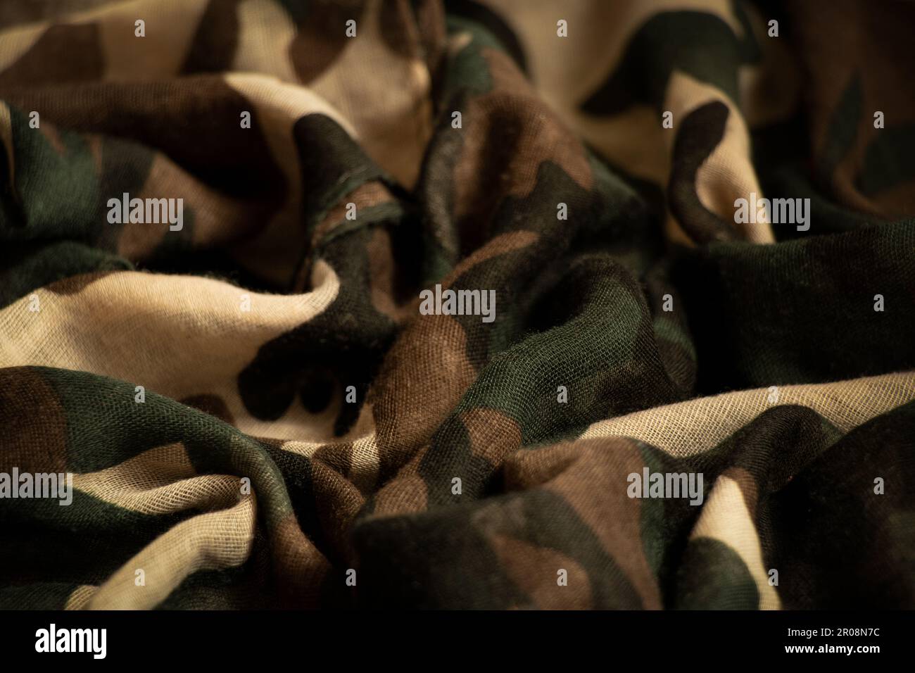 Mimetizzazione militare sfondo accartocciato come carta da parati Foto Stock