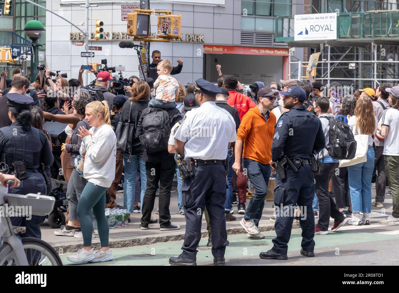 New York, New York, Stati Uniti. 6th maggio, 2023. (NUOVO) Outrage