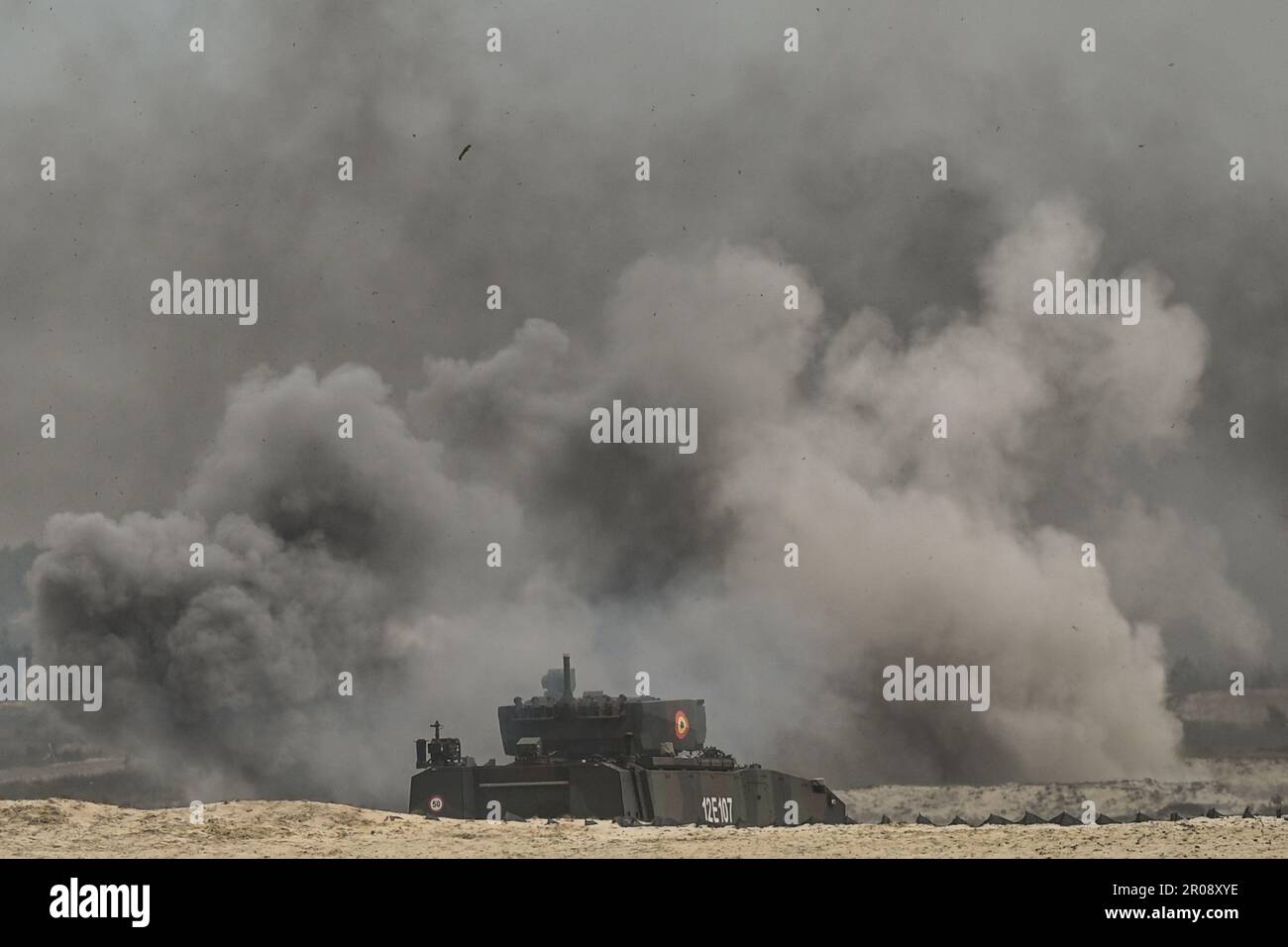 Esercito rumeno Piranha V veicolo di combattimento fanteria visto durante una sessione di addestramento AD alta intensità ANACONDA-23 presso il campo di addestramento Nowa Deba, Polonia. Credit: ASWphoto/Alamy Live News Foto Stock