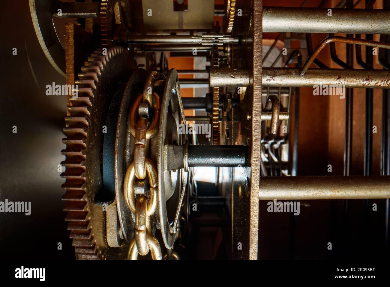 Il meccanismo all'interno della torre orologio con pendolo Foto stock -  Alamy