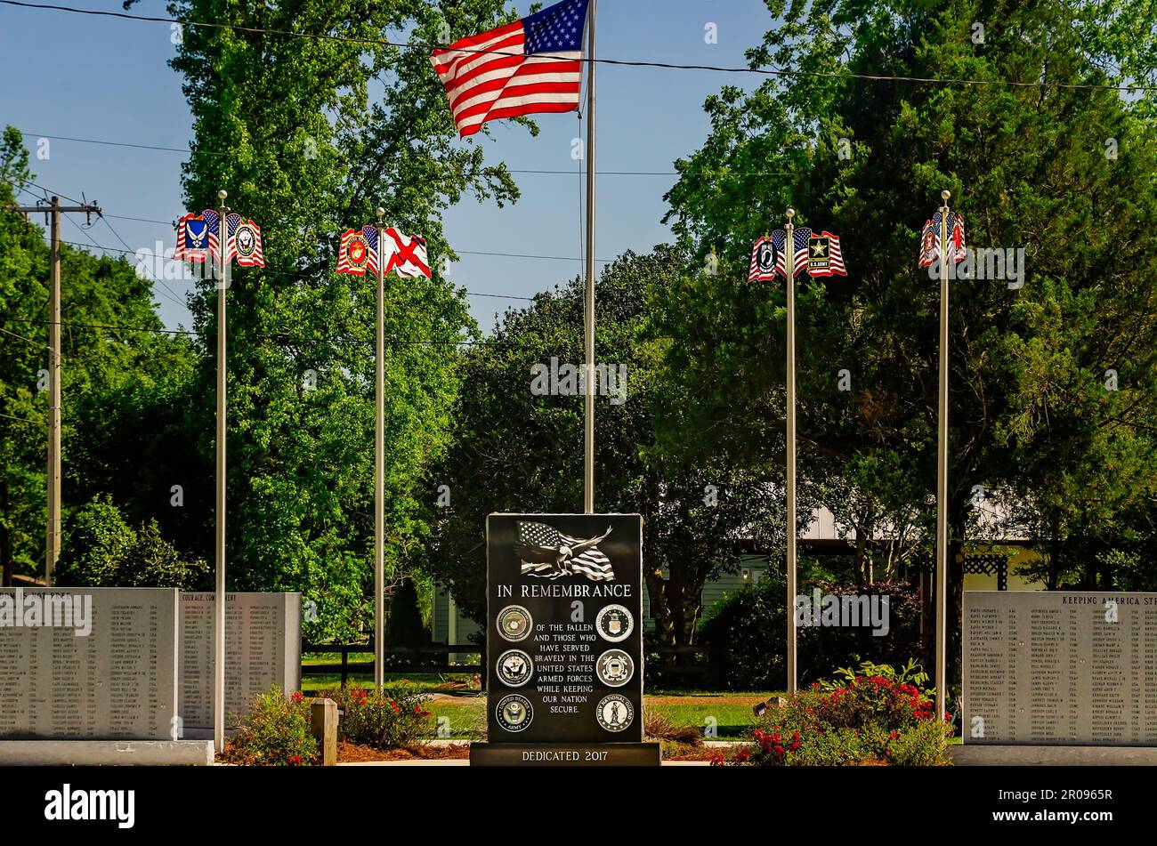 Il Silverhill Veterans Memorial è raffigurato a Paul Anderson Park, 30 aprile 2023, a Silverhill, Alabama. Foto Stock
