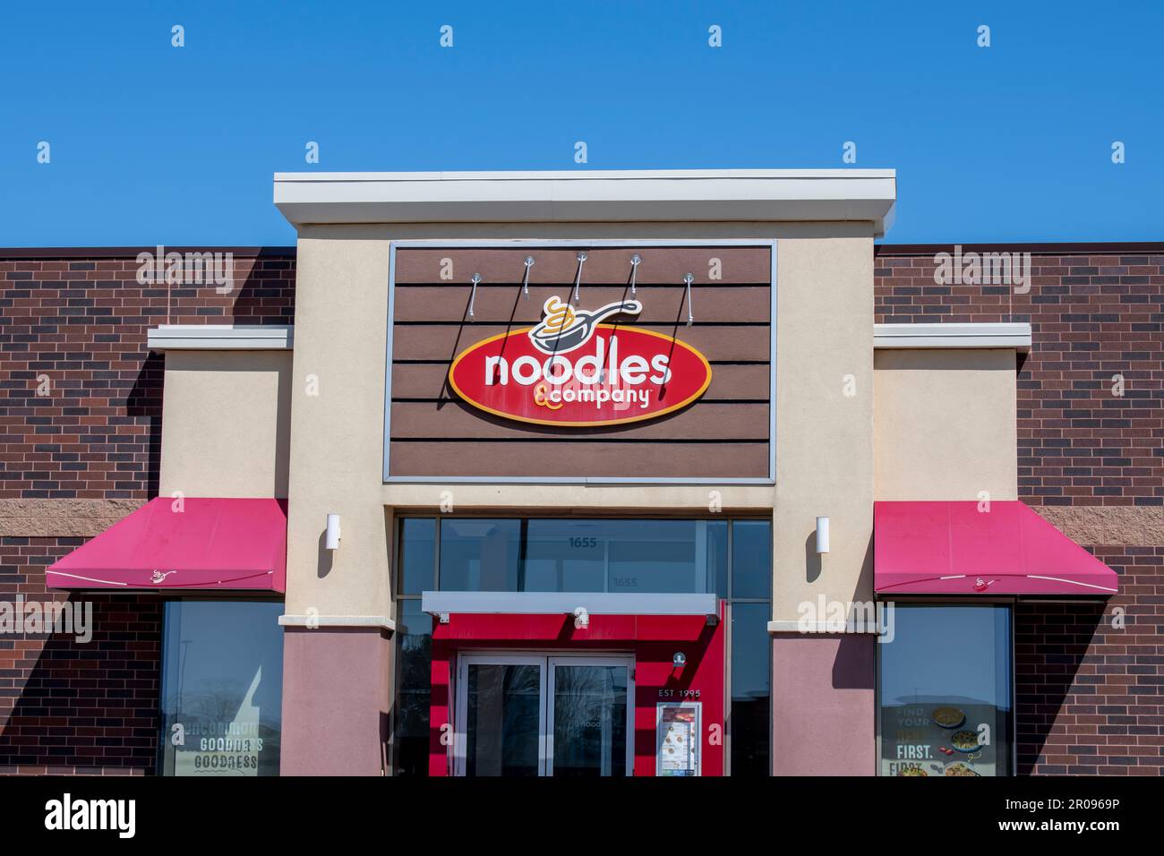 Roseville, Minnesota. Noodles & Company è un ristorante americano fast-casual ed è un ristorante noodle che offre noodle internazionali e americani Foto Stock