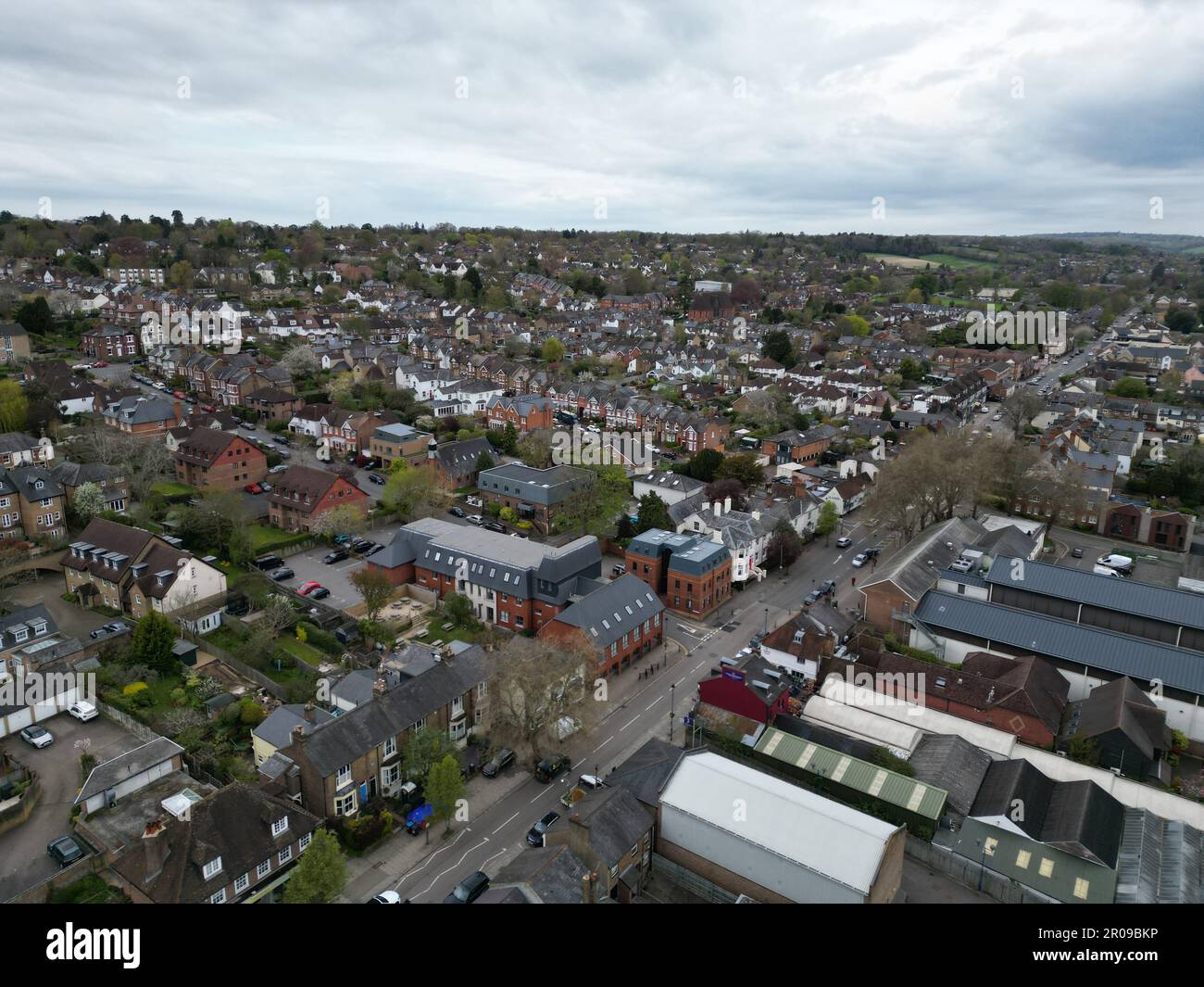 Berkhamsted Town High Street Hertfordshire, vista aerea del drone britannico Foto Stock