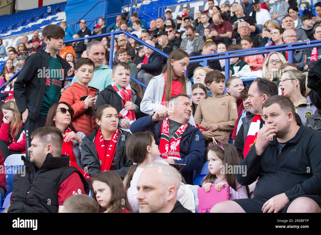 Tifosi a Prenton Park prima Liverpool v Manchester City (Terry Scott/SPP) Credit: SPP Sport Press Photo. /Alamy Live News Foto Stock