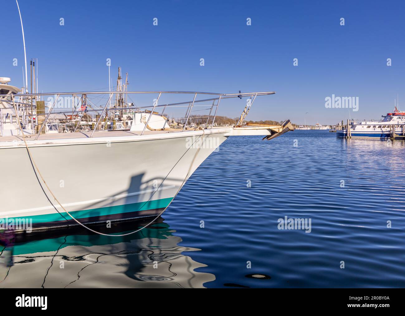 barche da pesca allineate in un molo a montauk, ny Foto Stock