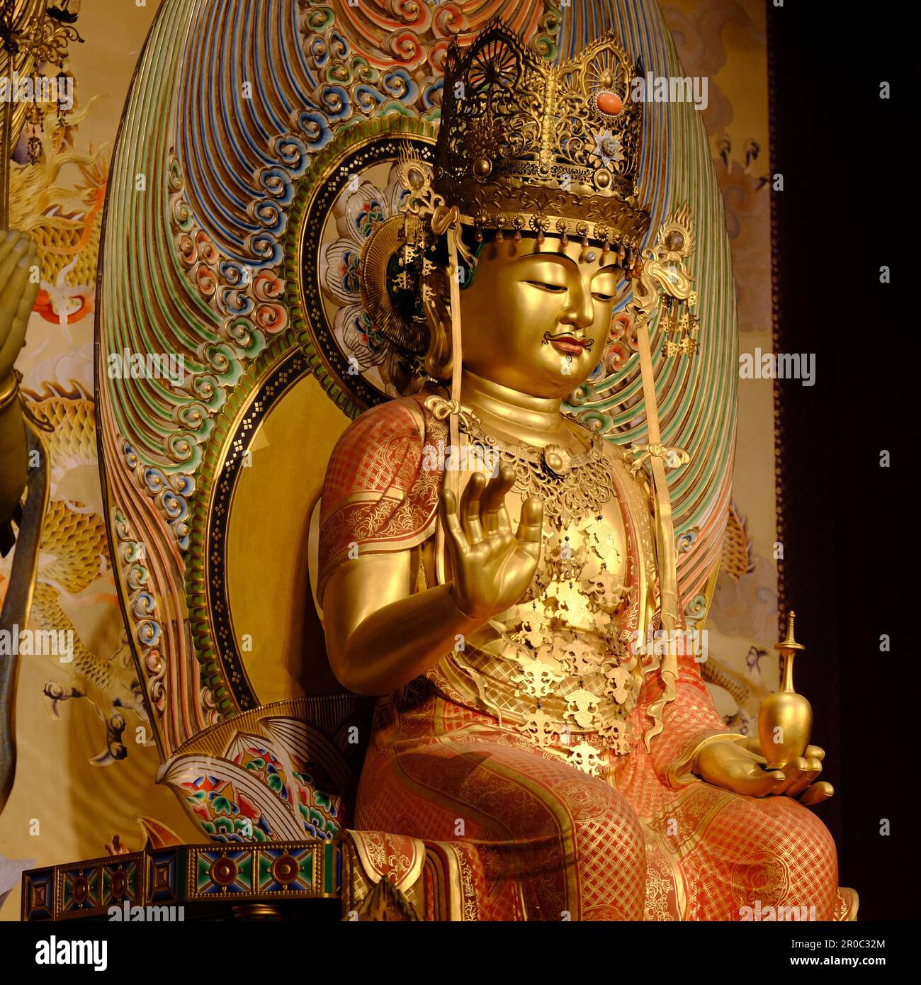 Singapore - Tempio della Reliquia dei denti del Buddha - statua del Buddha di Maitreya Foto Stock