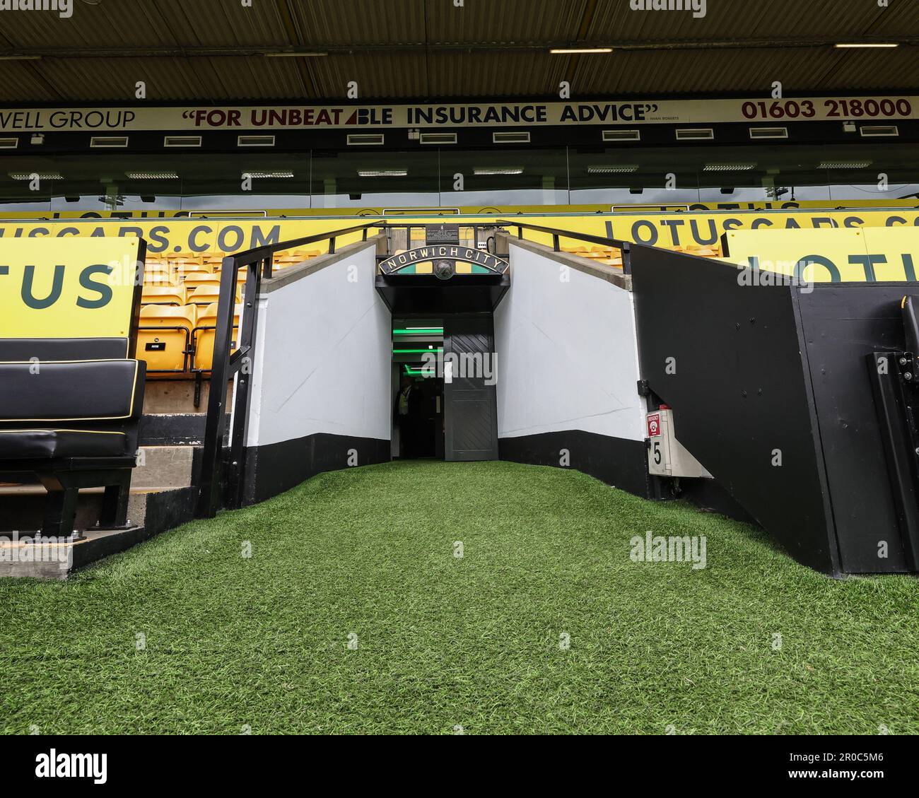 Il tunnel a Carrow Road durante il campionato Sky Bet Match Norwich City vs Blackpool a Carrow Road, Norwich, Regno Unito. 8th maggio, 2023. (Foto di Mark Cosgrove/News Images) a Norwich, Regno Unito, il 5/8/2023. (Foto di Mark Cosgrove/News Images/Sipa USA) Credit: Sipa USA/Alamy Live News Foto Stock