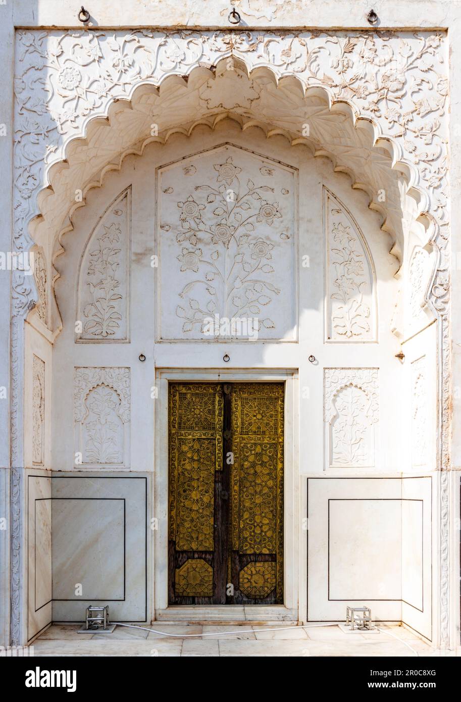 Porta d'oro del Bibi Ka Maqbara - bambino Taj Mahal - in Aurangabad, Maharashtra, India, Asia Foto Stock