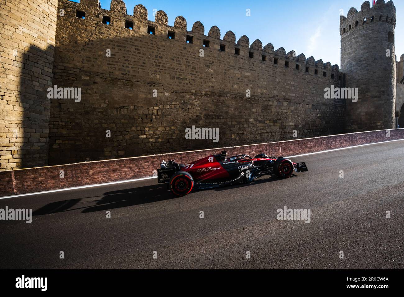 BAKU, AZERBAIGIAN, circuito cittadino di baku, 28.April.2023: #77, Valtteri BOTTAS, Alfa Romeo Racing F1 Team, durante il Gran Premio di Formula uno in Azerbaigian a Ba Foto Stock