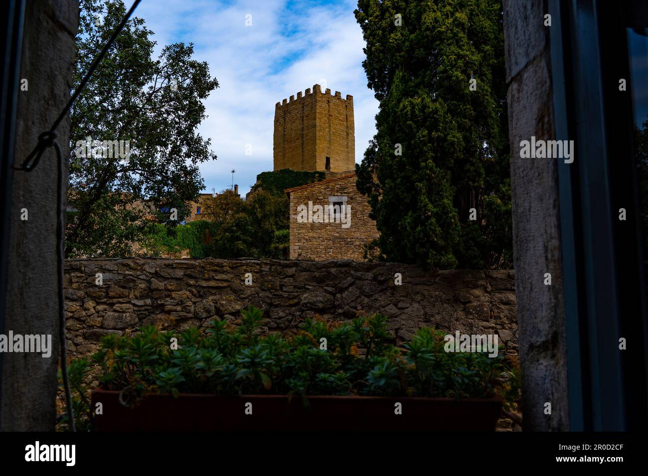 Castell de Peratallada, a Forallac, Baix Emporda, Costa Brava, Girona, Catalogna. Il castello risale al 11th ° secolo. Foto Stock