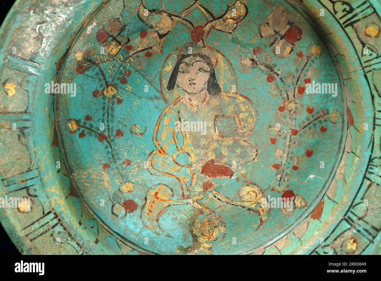 Ciotola, 1200-1300. Fritware, Dinastia Ilkhanid (1256-1353), Persia/Iran, Rhages . Foto Stock