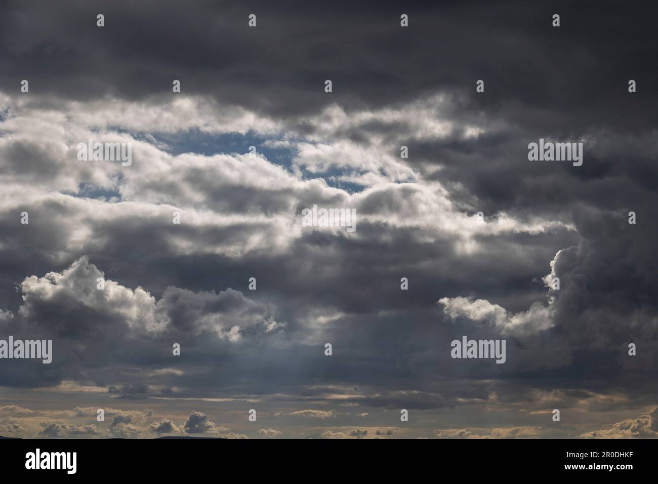 Cielo luminoso immagini e fotografie stock ad alta risoluzione - Alamy