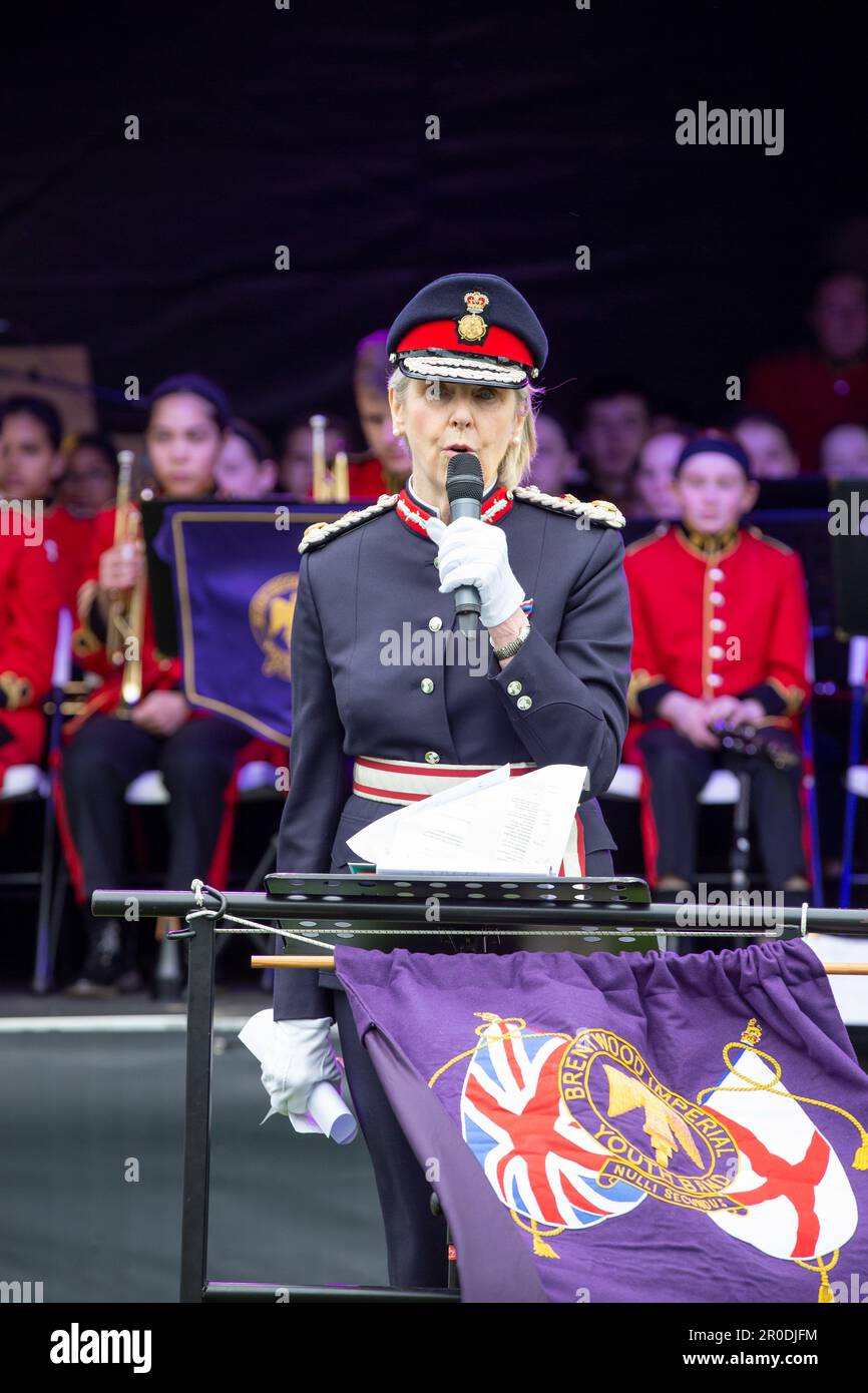 Brentwood,uk,8th,May,2023.Mrs Jennifer Tolhurst, HM Lord Lieutenant dell'Essex che dà il discorso al festival di carbonation nel credito del parco Richard Lincoln/Alamy Live News Foto Stock