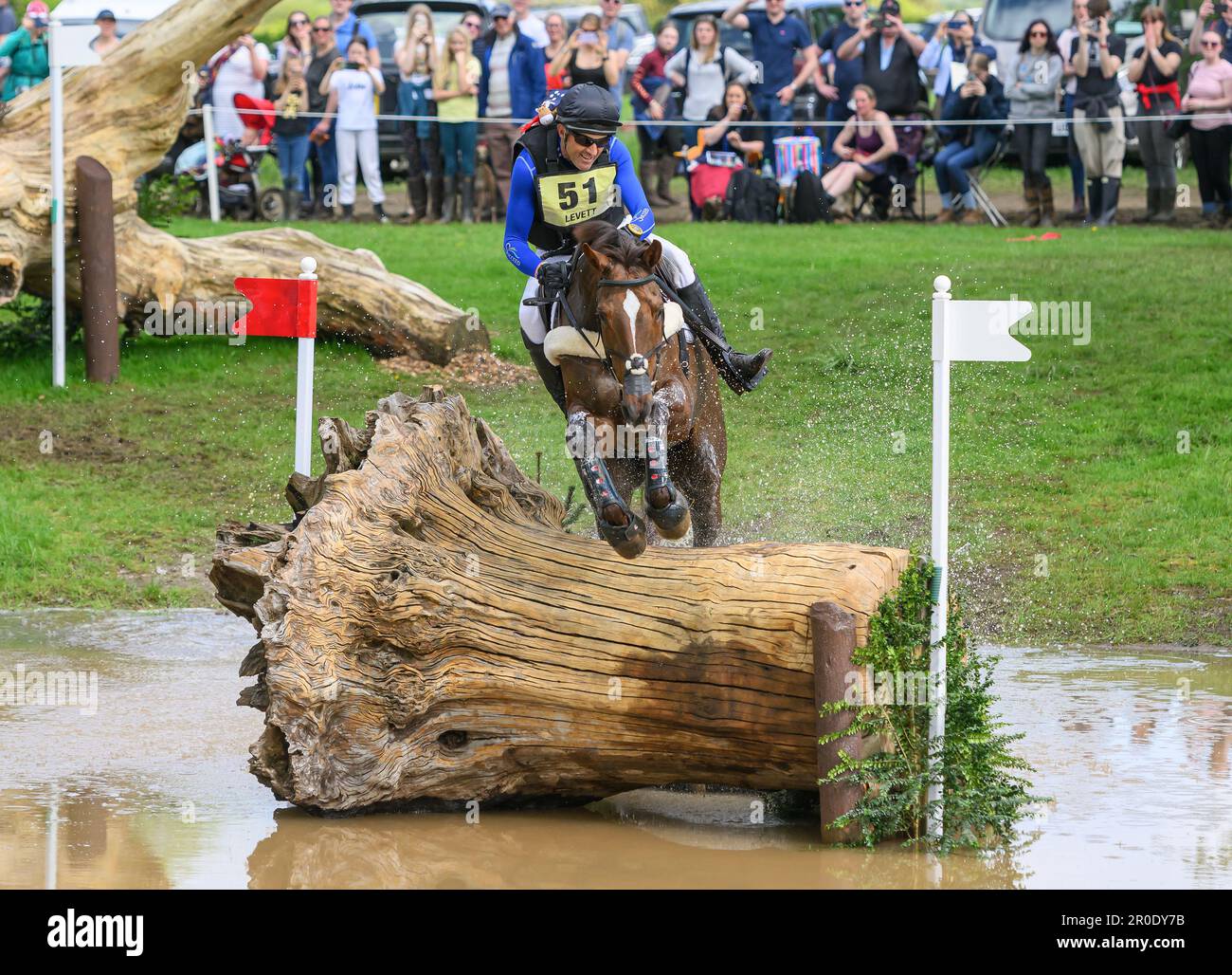 Badminton, Regno Unito. 07th maggio, 2023. 07 maggio 2023 - Badminton Horse Trials - Cross-Country Test - Badminton - Gloucestershire William Levett cavalca Huberthus AC durante il Cross-Country Test al Badminton Horse Trials. Picture Credit: Notizie dal vivo su Mark Pain/Alamy Foto Stock