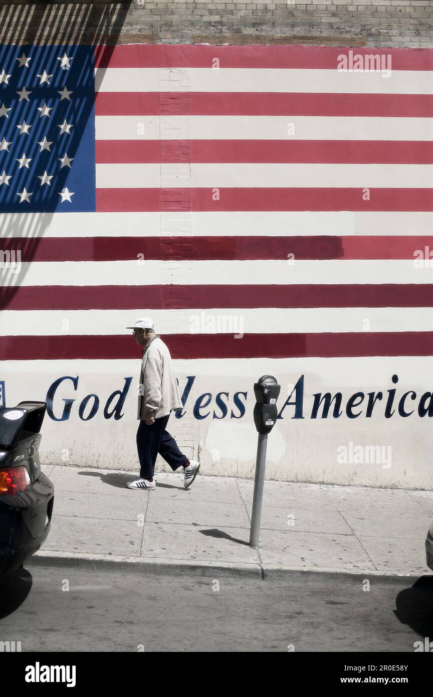 Un muro di casa dipinta con una bandiera degli Stati Uniti a San Francisco Foto Stock